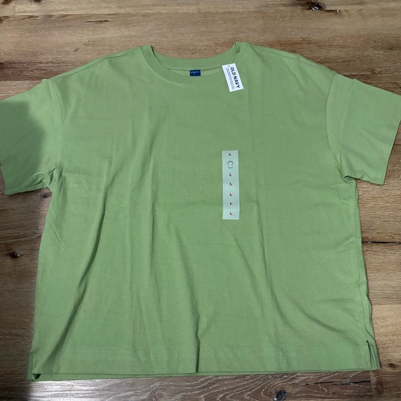 Old Navy 4 Piece T-Shirt Bundle— 4 Colored Vintage Short Sleeve Tee NWT - Picture 2 of 6